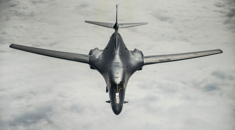 B-1B Lancer в полете