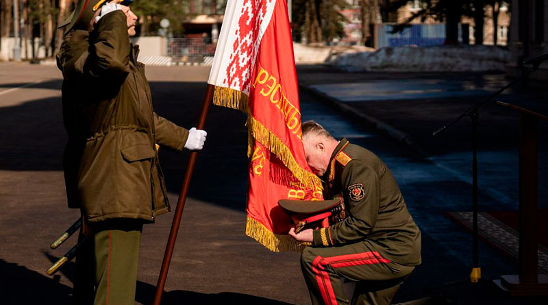 Генерал-майор Андрей Горбатенко простился со Знаменем Военной академии