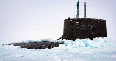 ВМС США проводят подлёдную операцию ICE CAMP Boarfish в Арктике