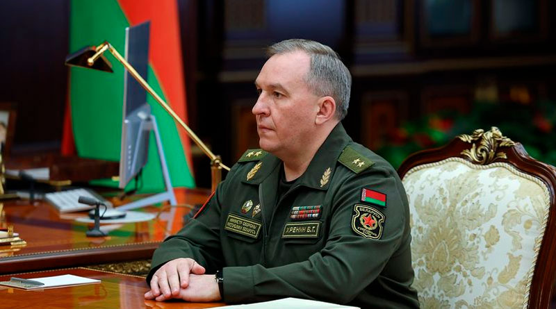 Президент Беларуси принял с докладом министра обороны Виктора Хренина