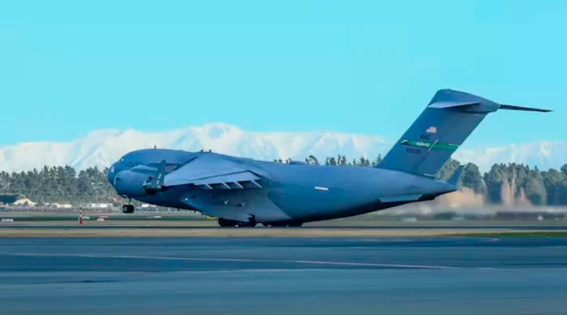 Самолёт C-17 Globemaster III ВВС США, следовавший в Антарктиду, был вынужден вернуться