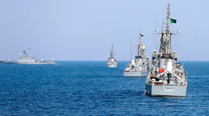 Саудовская Аравия создаёт военно-морской альянс с 13 странами для защиты Красного моря от хуситов