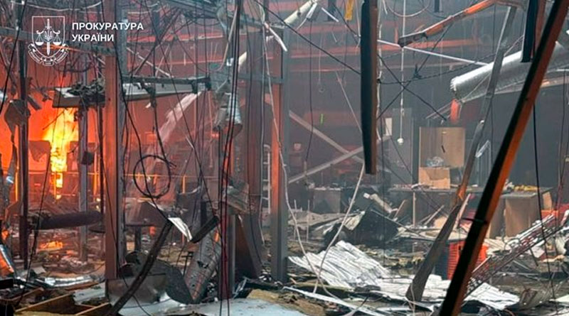 результате удара по торговому комплексу в Кривом Роге погибли 15 человек, ещё 130 получили ранения, сообщил глава Совета обороны города Александр Вилкул