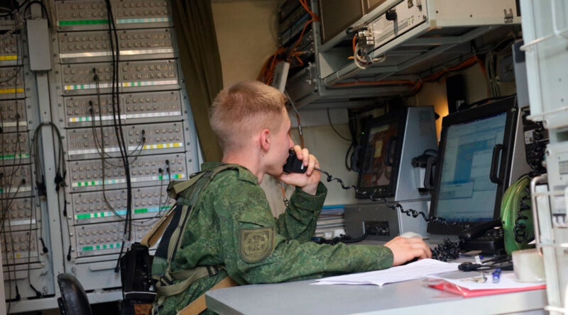 Связисты СЗОК отработали непрерывное управление войсками