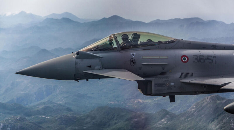 Вылет двух итальянских Eurofighter F-2000 в режиме scramble в Литве
